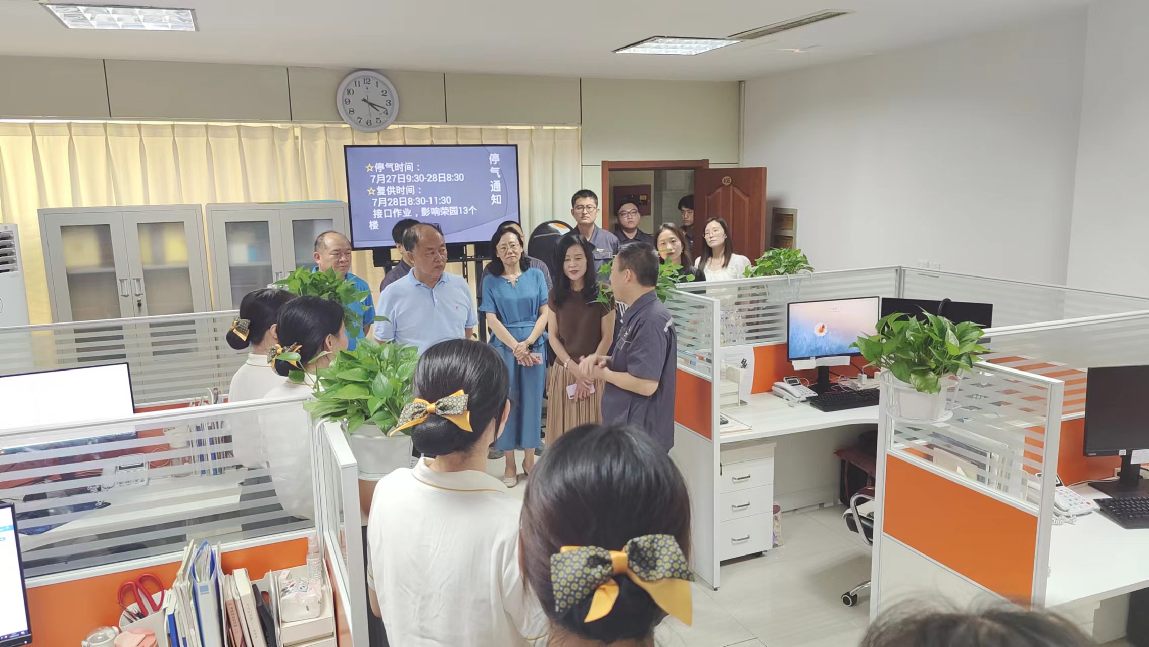 4-220HQ4101N54.jpg