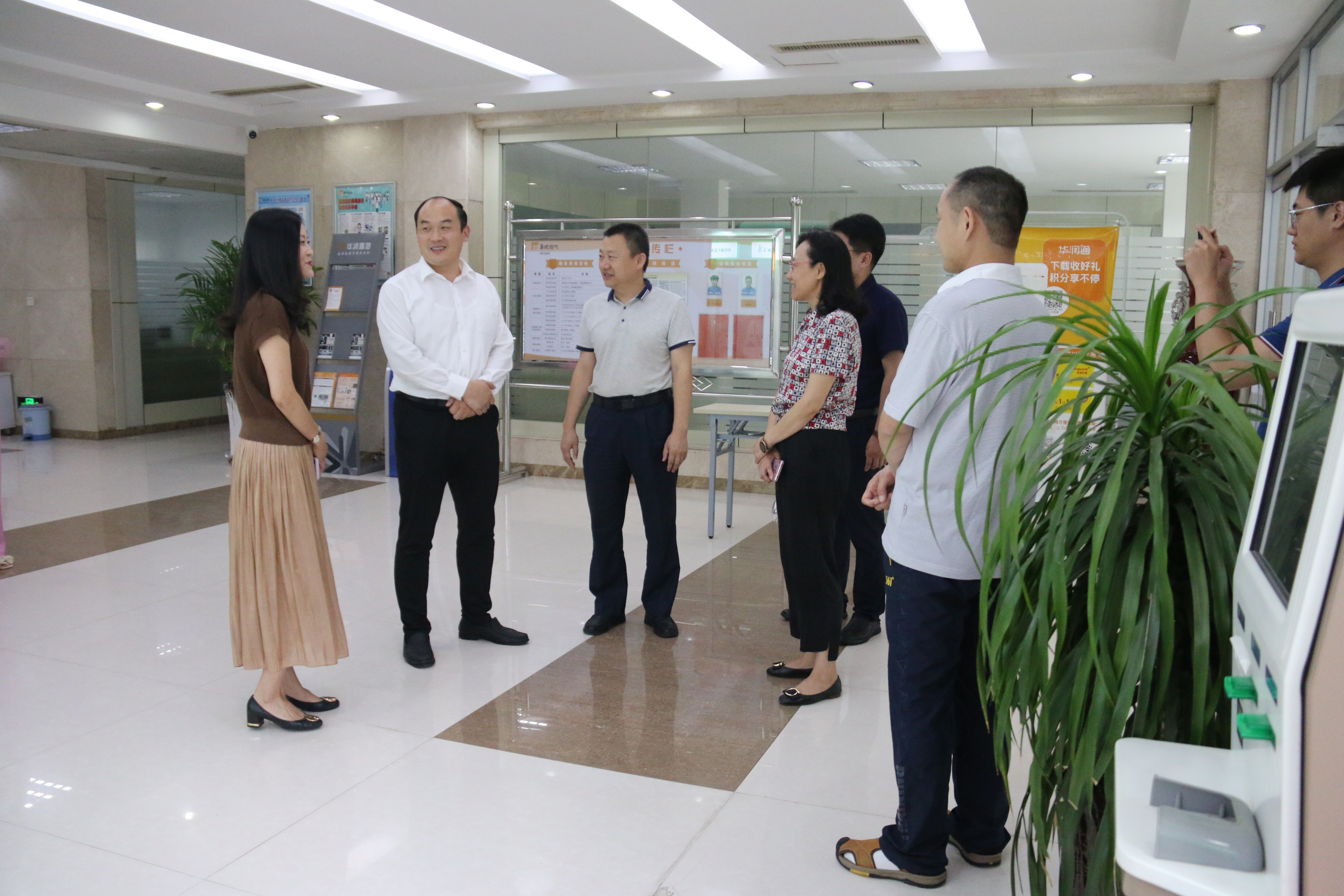 市總工會“夏送清涼” 慰問集團(tuán)公司燃?xì)馄髽I(yè)一線職工(圖1)