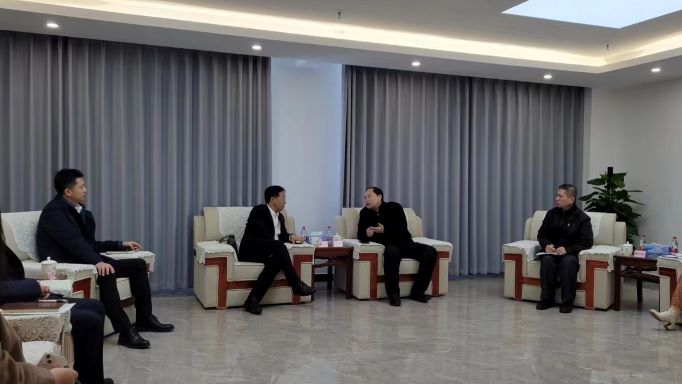 郵儲銀行山東省分行副行長張文一行到市能源集團(tuán)進(jìn)行合作洽談(圖1)